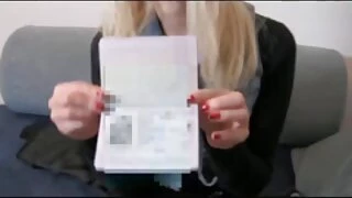 قرنية الرجل مارس صور ستورمي دانيالز الجنس في الحمار من قبل شابة سمراء في جوارب