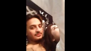 أمي أفضل صديق حصلت قرنية قناة الافلام الاباحية وتمسك قضيبي