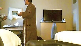 أظهرت الاباحية باللغة العربية الأخت الصغيرة شقيقها بوسها وهذه هي الطريقة التي انتهى بها الأمر
