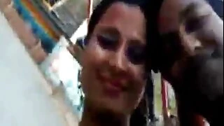 فتاة ضئيلة مع كس ضيق مارس الجنس من قبل صديقها أشرطة الفيديو الإباحية
