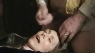 سمراء تمتص الديك الرجل افضل ممثله افلام اباحيه بعمق قبل نشر ساقيها